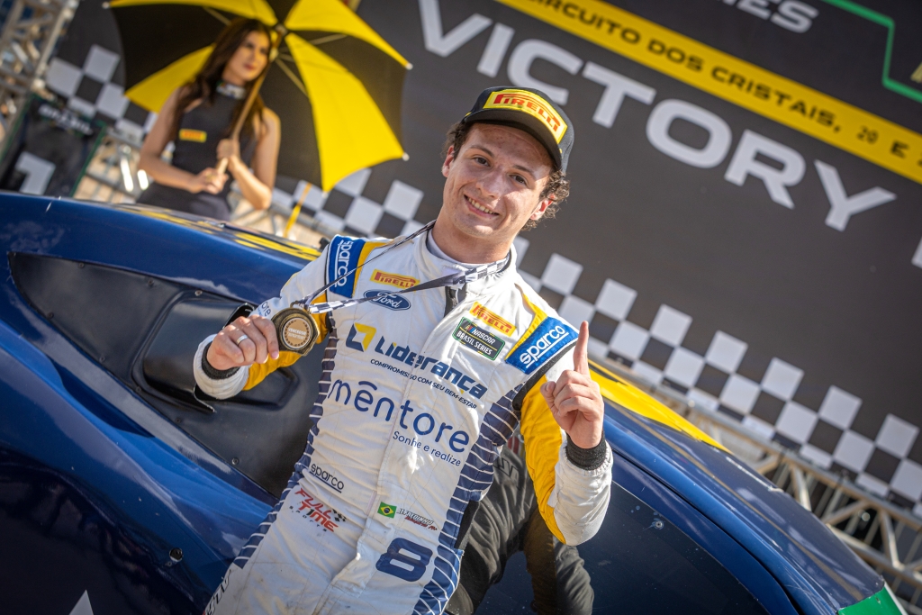 Alfredinho Ibiapina domina o oval, mas toques após intervenção do Safety Car muda destino da vitória