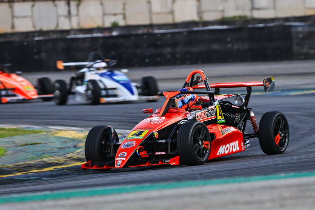 F1600: Fachini vence em Interlagos