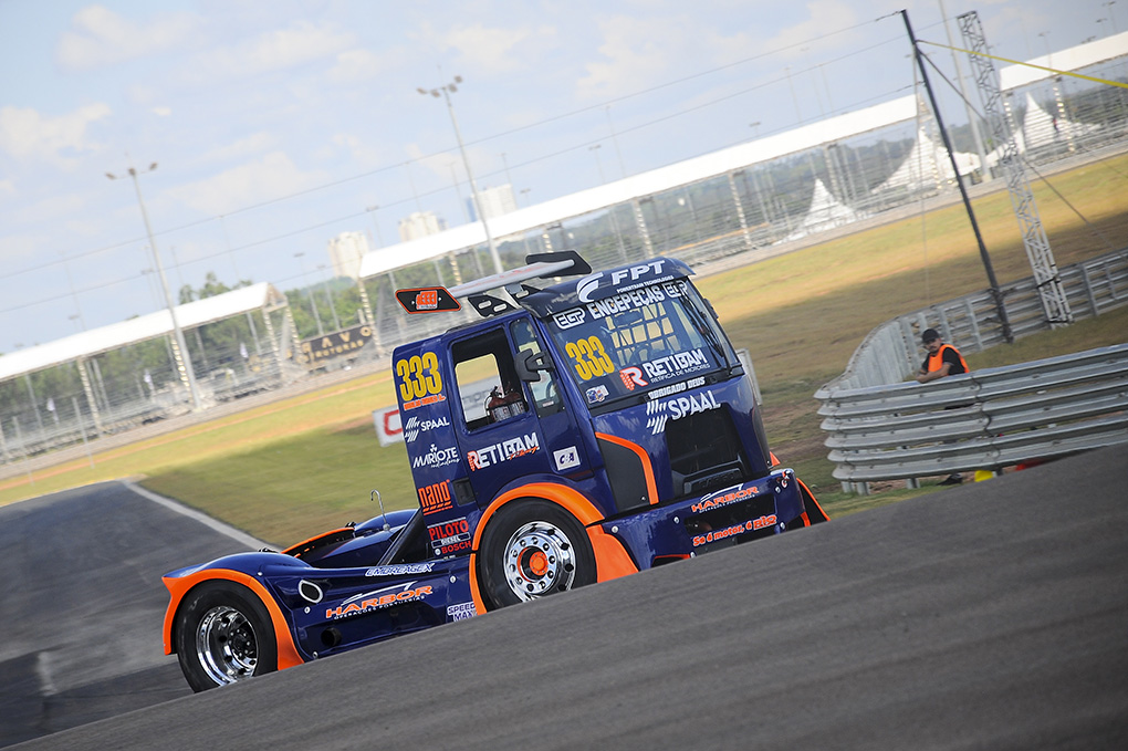 Douglas Torres lidera os treinos da categoria F-Truck em Cuiabá