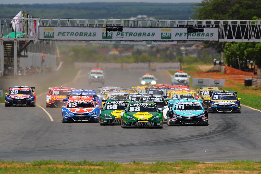 Há dez anos, Stock Car acelerava pela primeira vez no Circuito dos Cristais